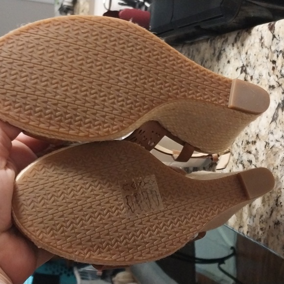Michael Kors wedge sandal - Picture 3 of 7